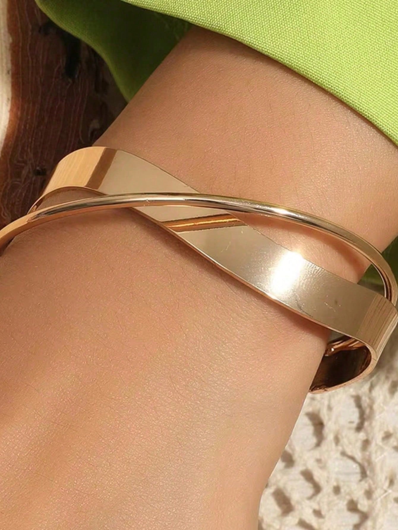 1PC Irregular Geometry Bracelet With Adjustable Mobius Design – Contemporary Modern Fashion