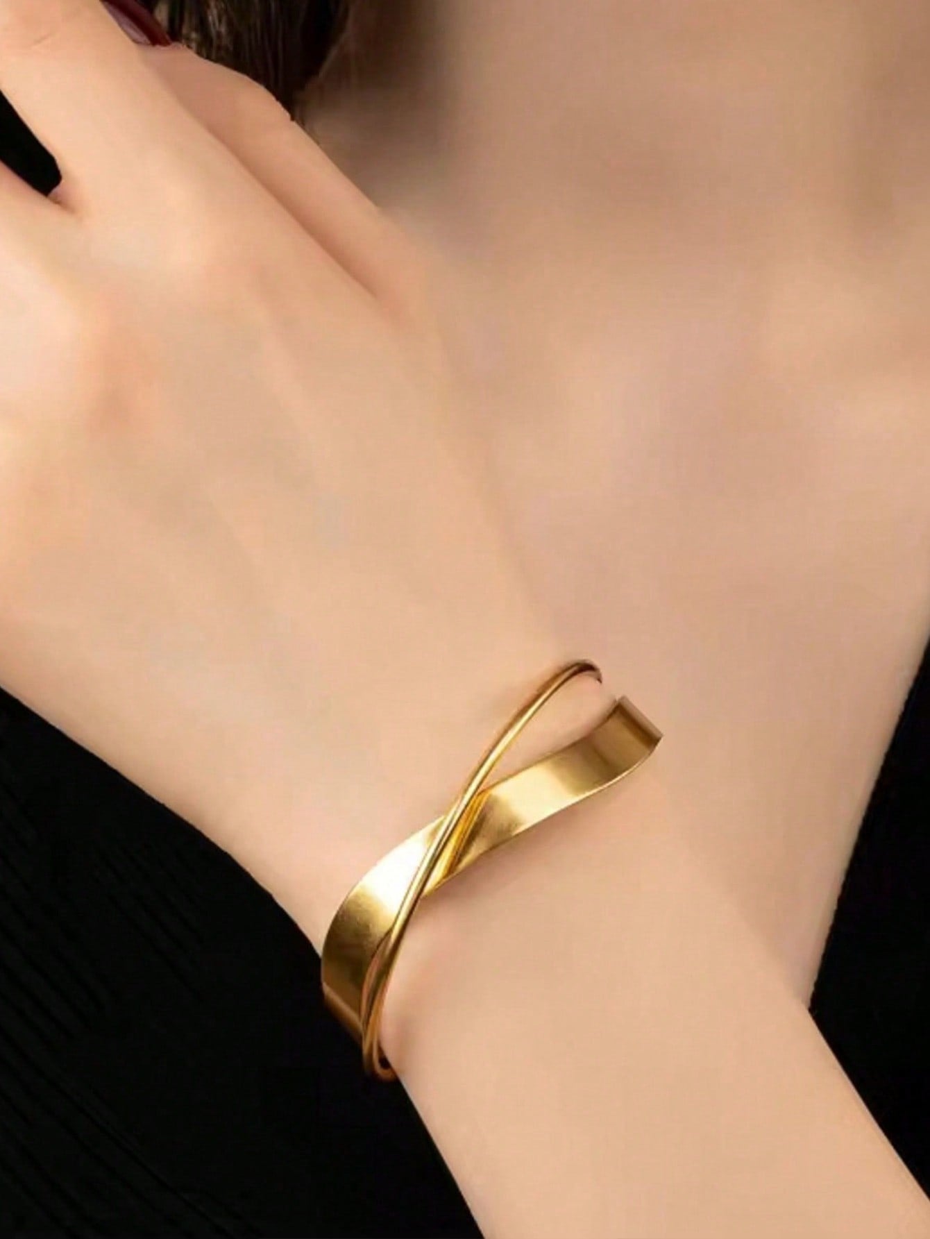 1PC Irregular Geometry Bracelet With Adjustable Mobius Design – Contemporary Modern Fashion
