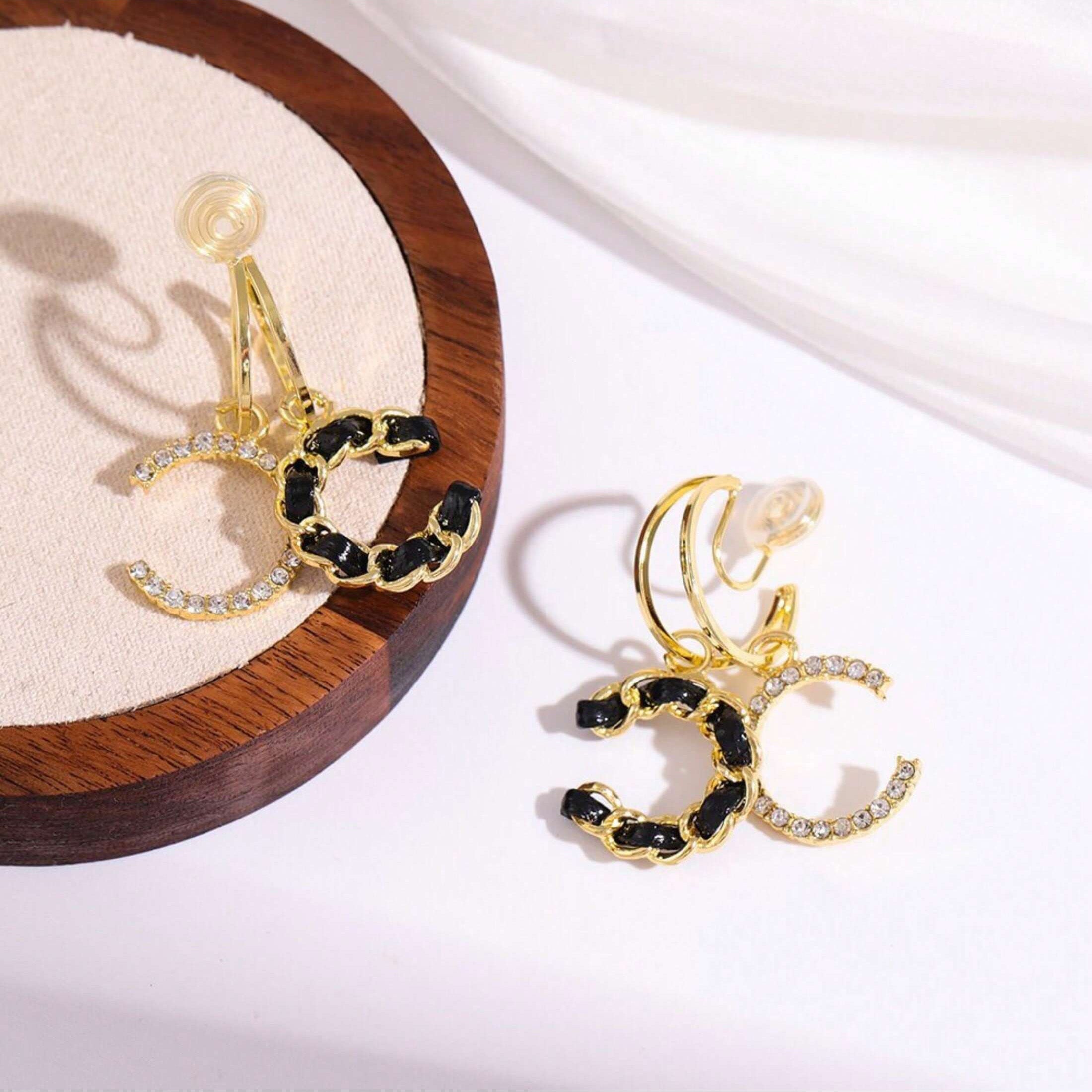 1 Pair Luxury Black Double C Earrings – Exquisite Braided Woven Craftsmanship, Timeless Elegant & Chic Vibe, Versatile Fashion Jewelry Perfect for Daily Wear & Special Occasions