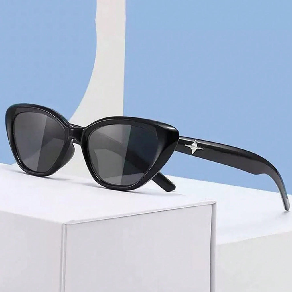 1 Pair Women’s UV Protection Retro Cat Eye Sunglasses – Sleek Black Narrow Frame Adorned with Star Detailing, Perfectly Tailored for Small Face Shapes, Elegant Fashion Shades for Everyday Styling