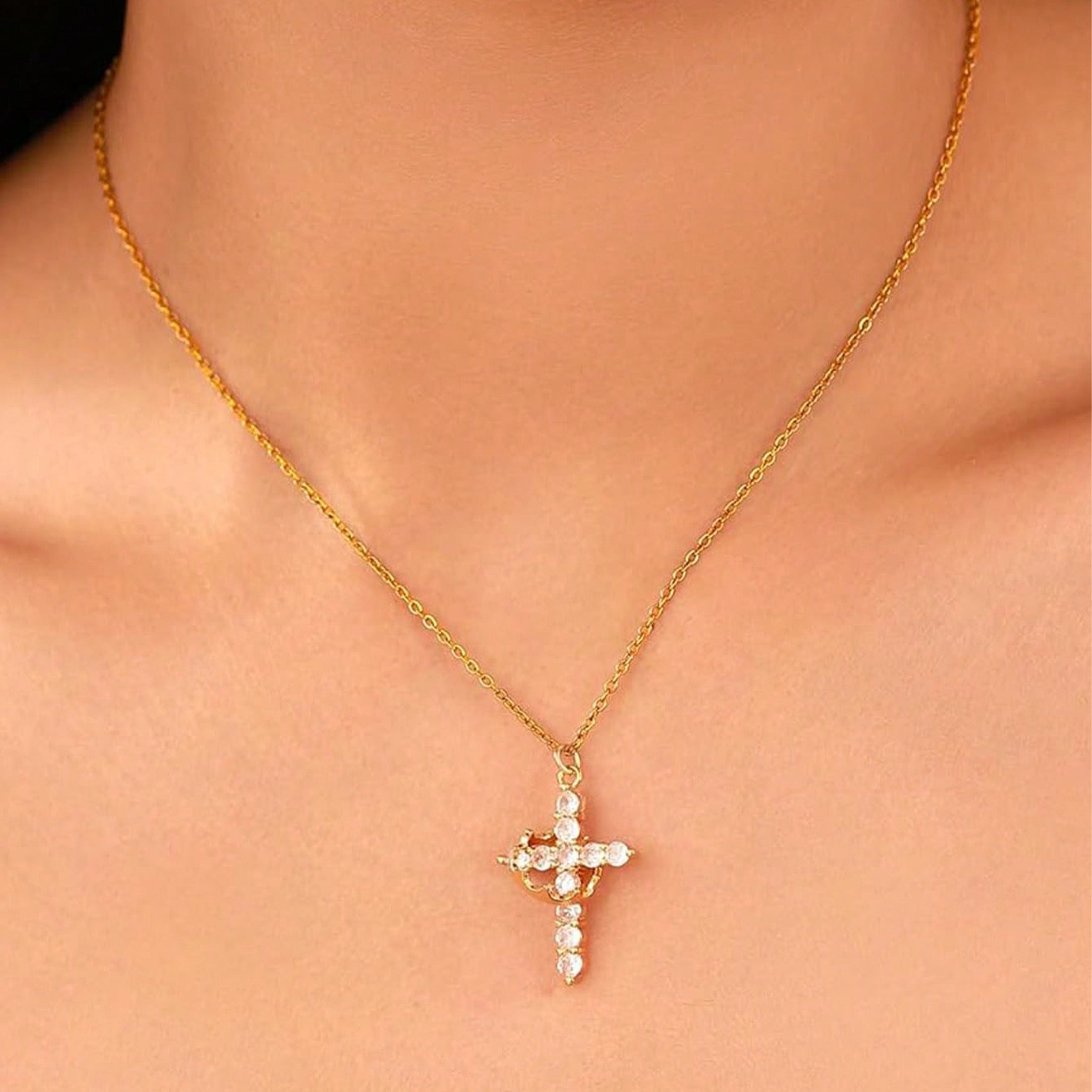 1 PC Copper Cross Pendant Necklace – Spinable Circular Element with Elegant Crown Design, Classic Faith-Based Accessory Ideal for Devout Wearers & Daily Styling