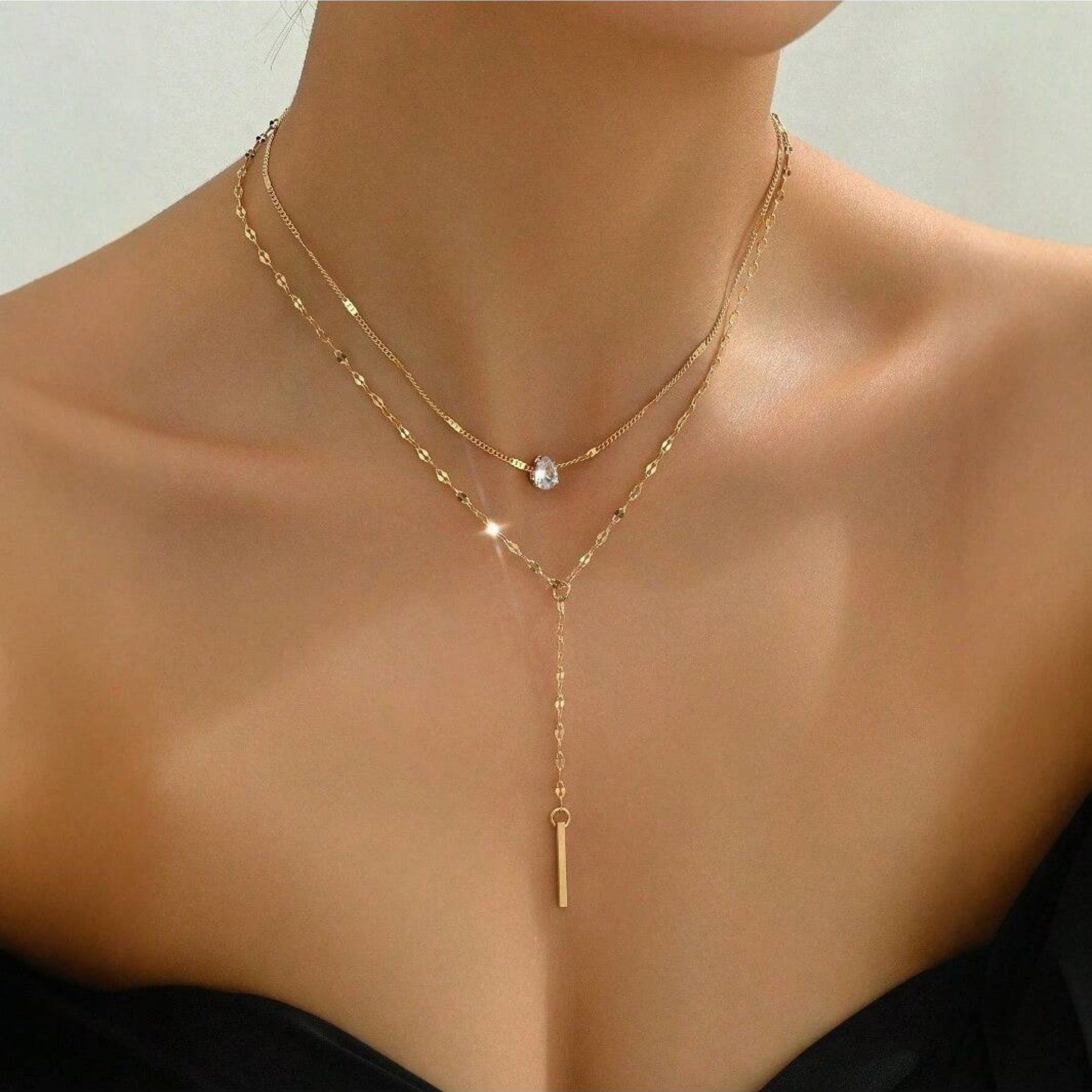Gold-Hued Elegant Minimalist Layered Crystal Pendant Necklace – Sparkling Rhinestone Accents & Exquisite Fine Workmanship, Versatile Jewelry Perfect for Everyday Wear & Party Gatherings, Chic Summer Gift for Women