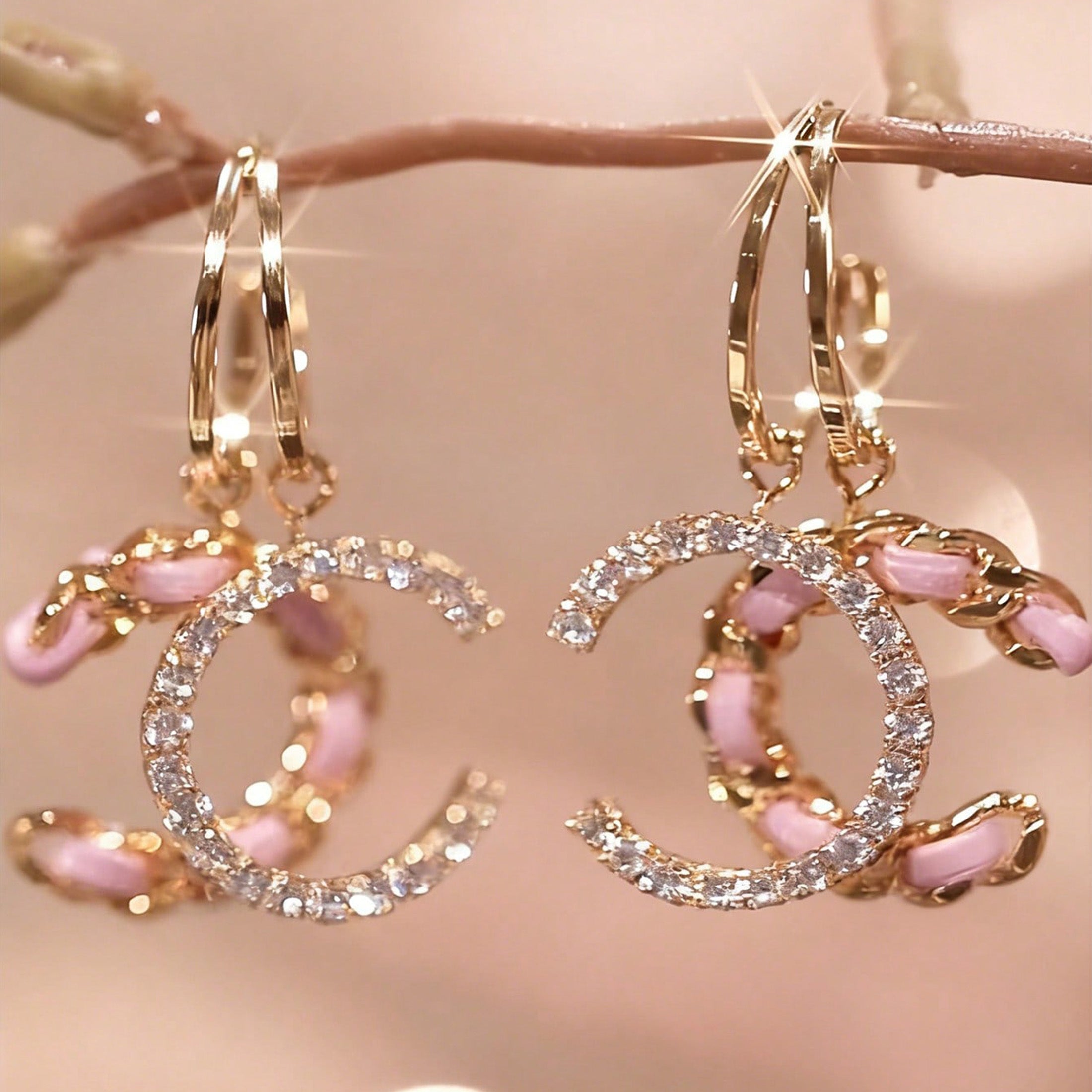 1 Pair Luxury Pink Double C Earrings – Exquisite Braided Woven Craftsmanship, Timeless Elegant & Chic Vibe, Versatile Fashion Jewelry Perfect for Daily Wear & Special Occasions