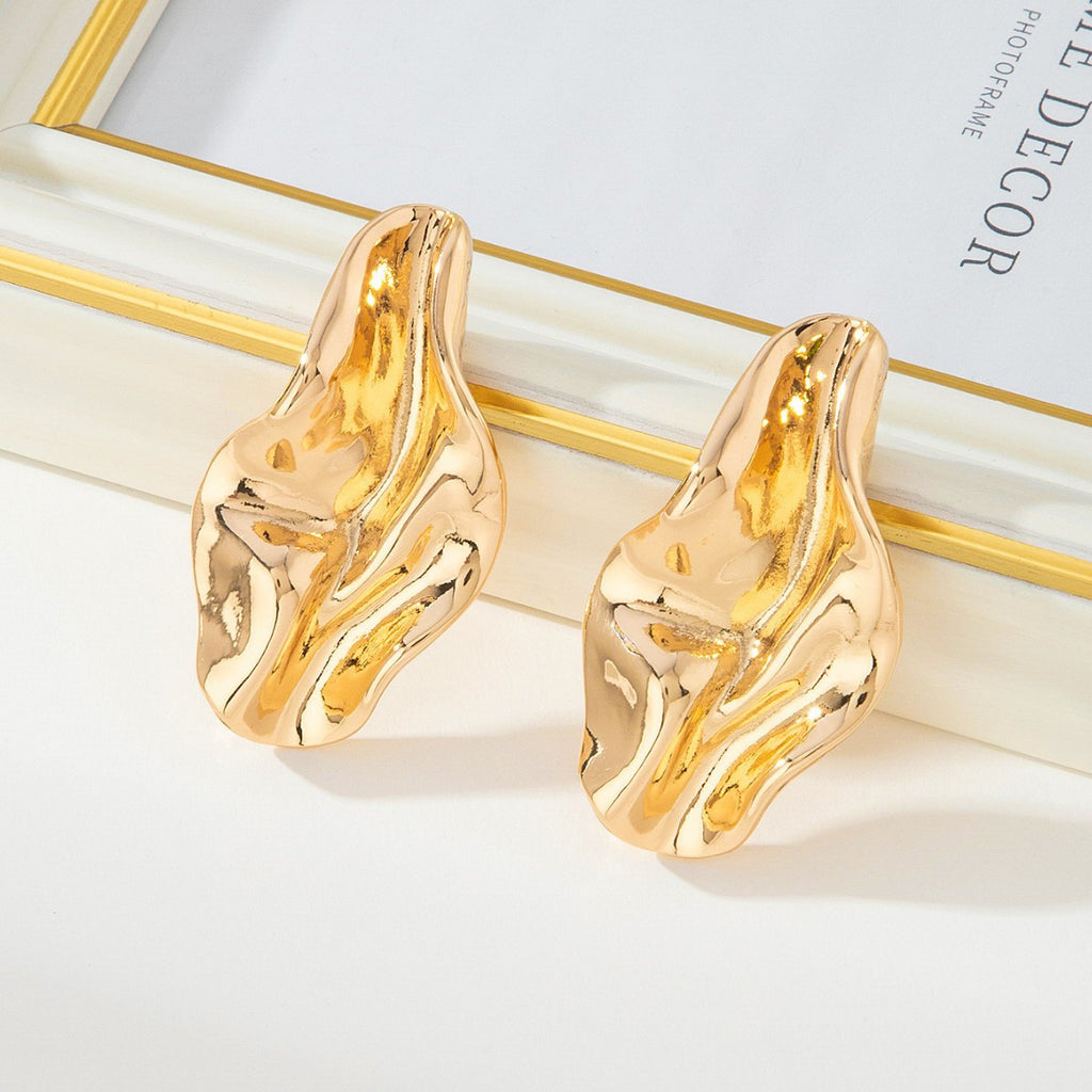 1 Pair Women’s Large Statement Gold Irregular Geometric Leaf Earrings – Bold Minimalist Metal Craftsmanship, Sleek Design Perfect for Elevating Distinctive Daily Outfits