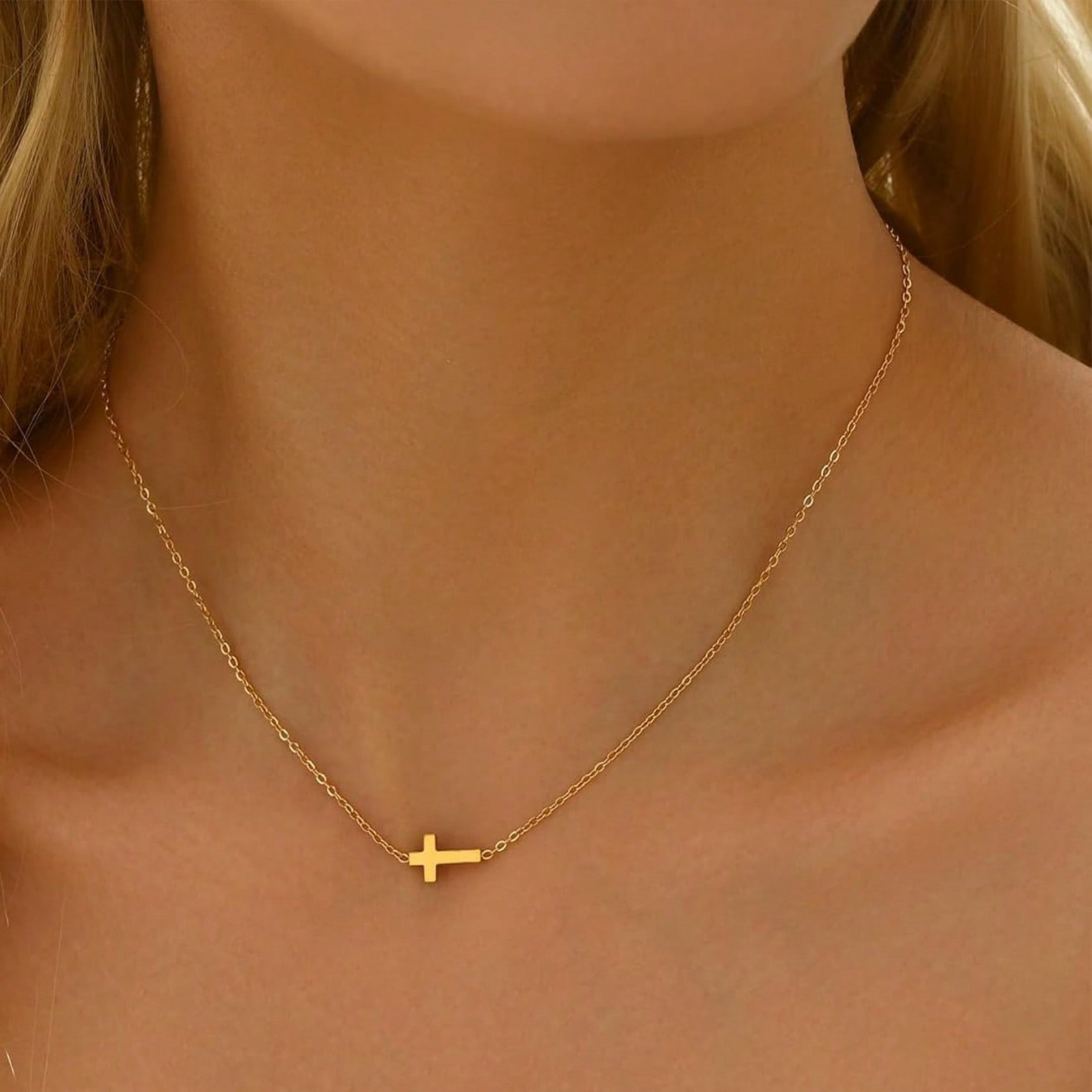 1 Piece Elegant Cross Pendant Necklace – Sleek Graceful Lines, Refined Everyday Jewelry Perfect for Women’s Light Romantic Dates & Daily Commutes, Practical Stylish Gift for Girls