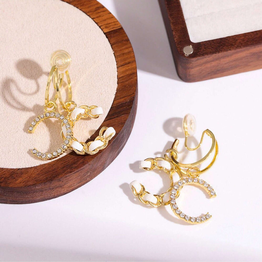 1 Pair Fashionable White Double C Earrings – Exquisite Luxury Braided Detailing, Timeless Elegant Charm, Versatile Jewelry Perfect for Daily Commutes & Special Occasions