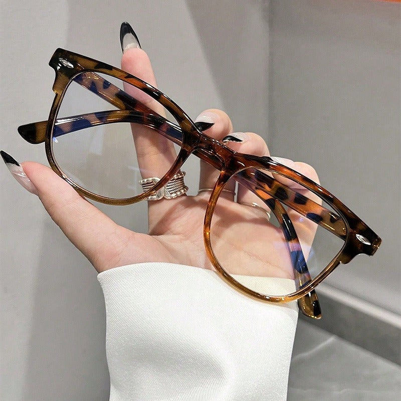 Transparent Clear Lens Geometric Glasses, Vintage Neutral Frame Eyeglasses, Trendy Accessory for Street Shot, Travel and Beach Daily Wear