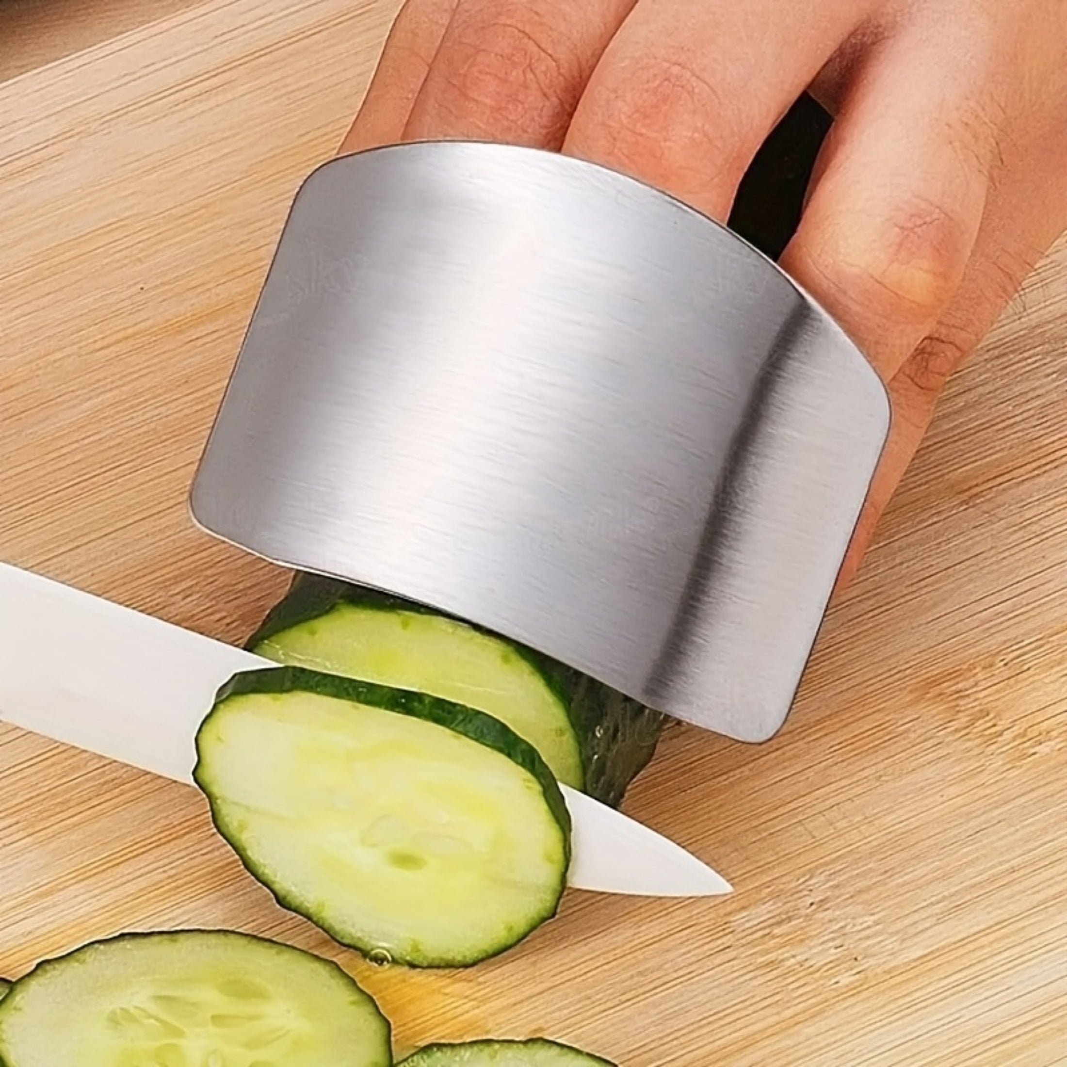 1pc Heavy-Duty Metal Finger Protector, Wear-Resistant Cutting Safety Tool with Optimized Edge, Ergonomic Grip for Easy Operation, Practical Reusable Accessory for Cooking and Outdoor Activities