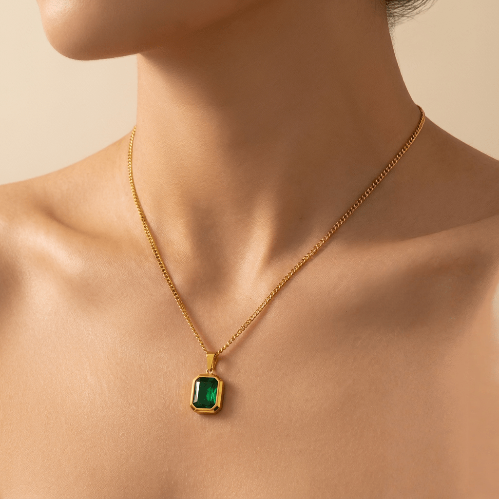 1 Piece Women’s Green Square Pendant Necklace – Retro French-Style Design, Alloy Setting & Elegant Collarbone Chain, Perfect for Valentine’s Day, Party Looks & Daily Wear