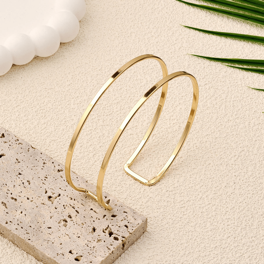 1 Piece Of Classic Double C Adjustable Metal Wire Gold Bracelet, High Quality Elegant Womens Fashion Jewelry, Long Lasting All Season Accessory, Daily Party Wearing Ornament, Nice Gift for Birthday & Anniversary