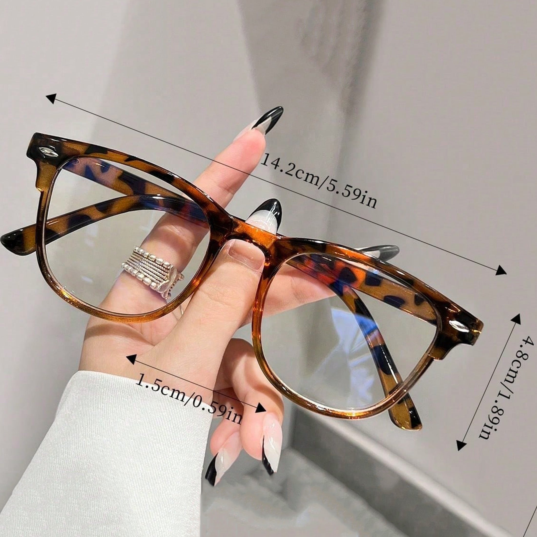 1 Pair Versatile Retro 90s Leopard Print Unisex Artistic Flat Lens Glasses – Timeless Nineties Vibe, Ideal for Daily Commuting, Reading, Gaming, TV Sessions & Stylish Women’s Fashion Accessory