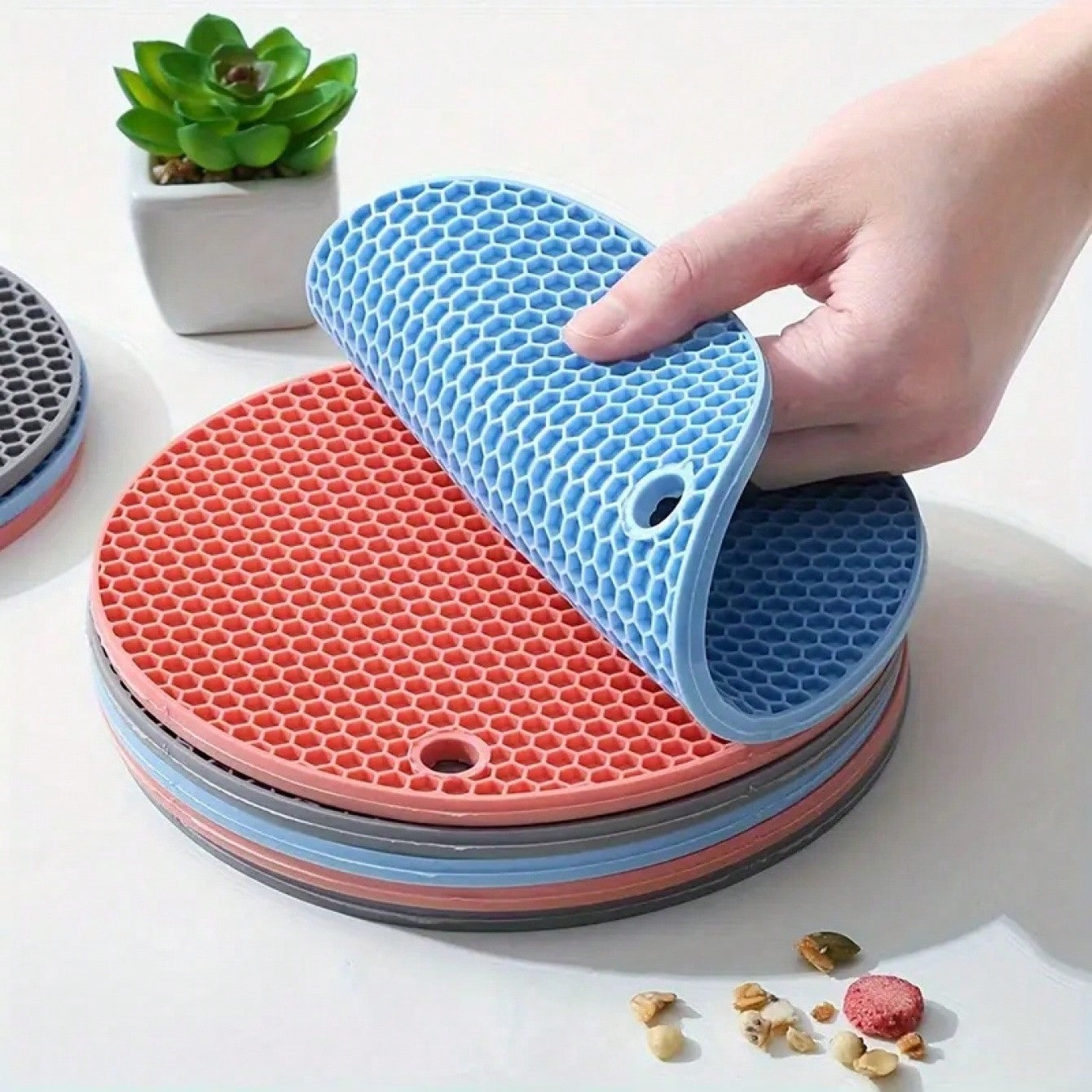 1/2/3PC Silicone Round Hot Pads Trivets, Non-Slip Heat Resistant Up to 450°F Mats for Cooking BBQ Serving, Dishwasher Safe Housewarming Gift