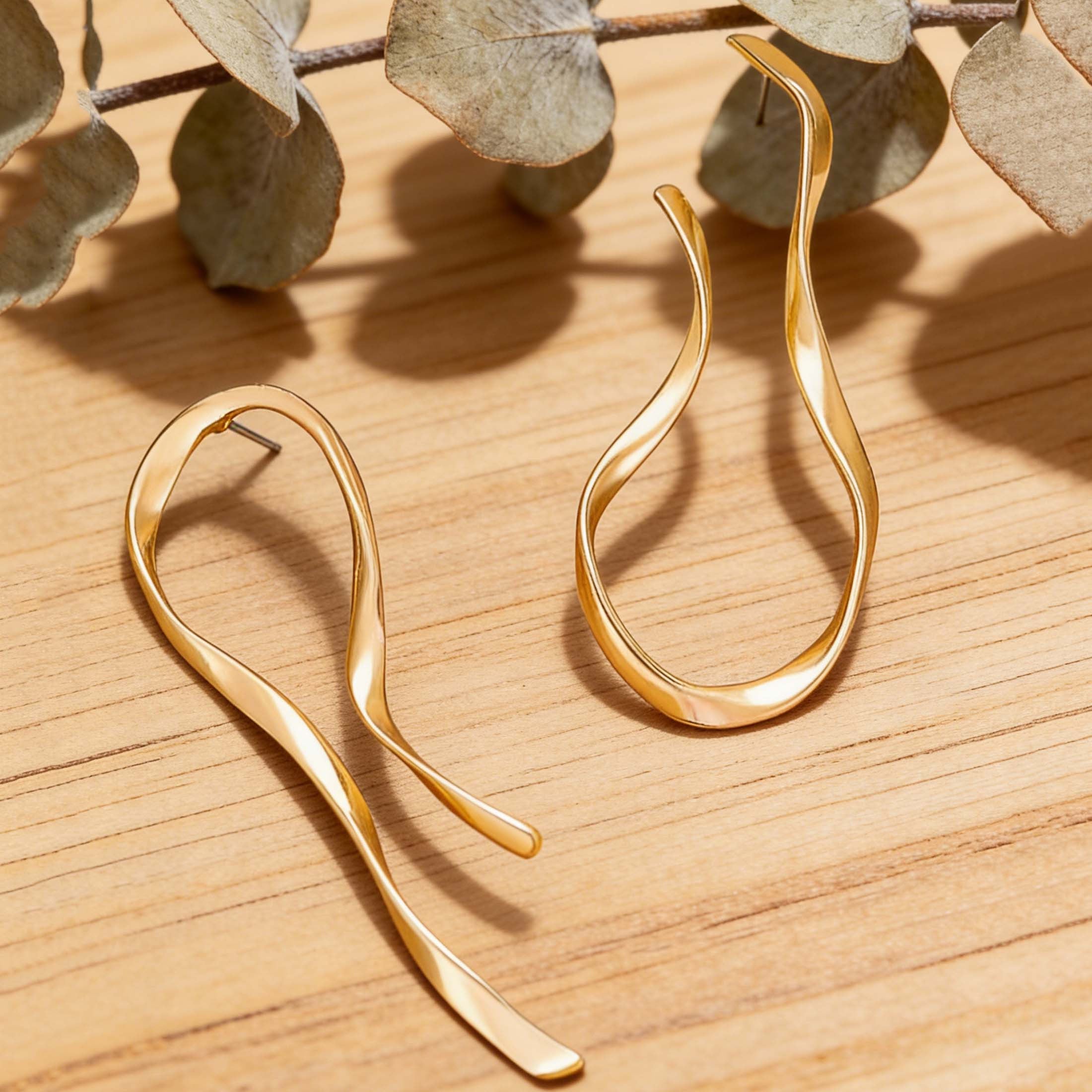 1 Pair of Gold-Plated Minimalist Asymmetrical Earrings – Sleek Sharp Curves for Luxurious Vibe, Perfect for Daily Work, Gal Pal Afternoon Tea & Upscale Dinner Parties