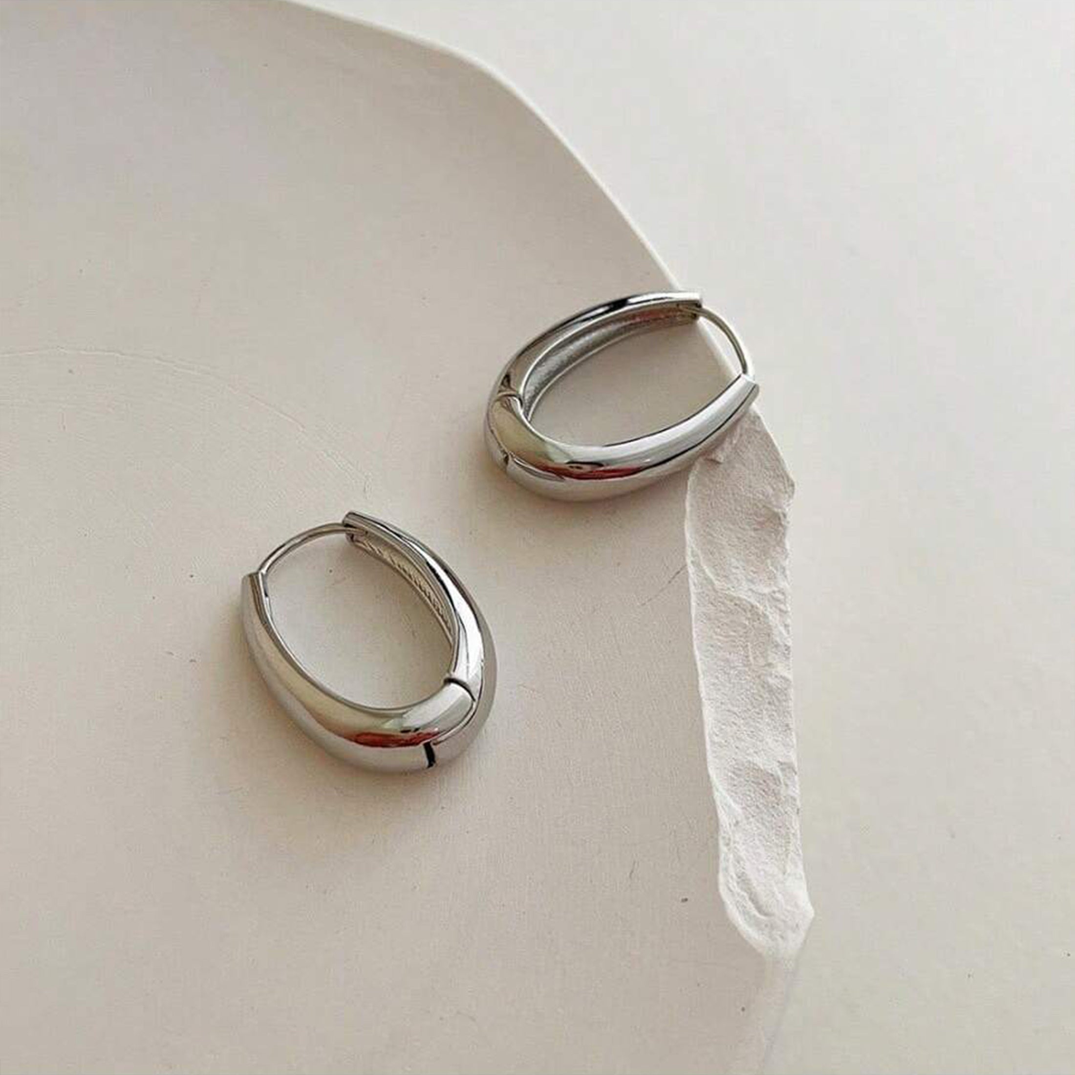1 Pair Gold/Silver Simple Glossy Thick Hoop Earrings, Elegant Retro, Fashionable Minimalist Style, Perfect for Daily Wear and Gift Giving