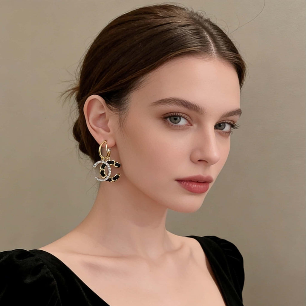 1 Pair Luxury Black Double C Earrings – Exquisite Braided Woven Craftsmanship, Timeless Elegant & Chic Vibe, Versatile Fashion Jewelry Perfect for Daily Wear & Special Occasions